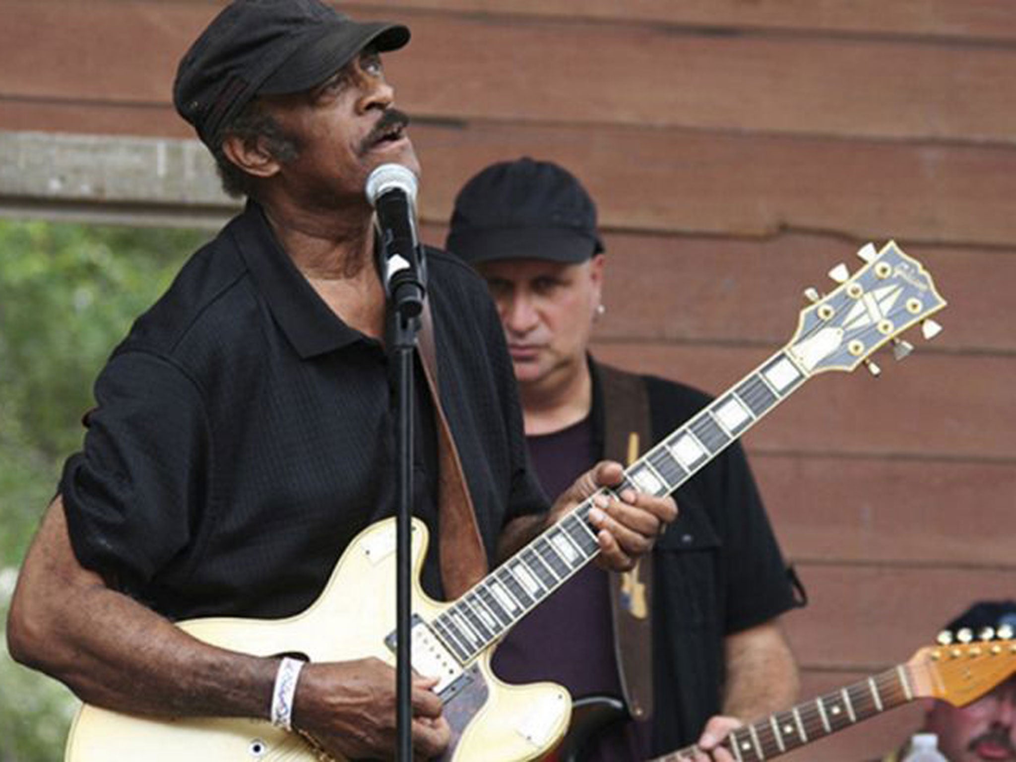 Jimmy “Fast Fingers” Dawkins, who died on 10 April aged 76, was a Chicago bluesman known for his guitar playing and his mellow singing voice