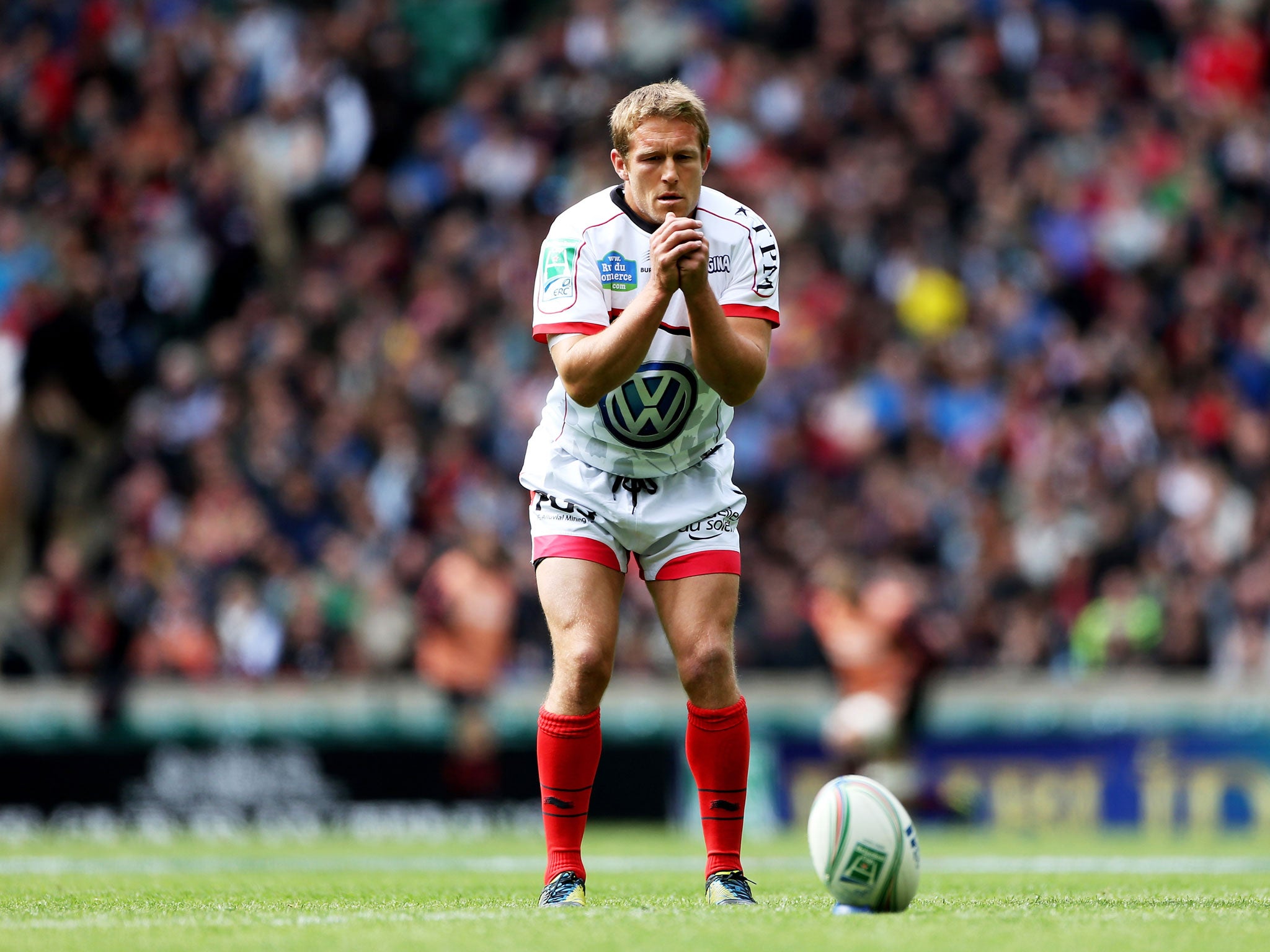 Jonny Wilkinson of Toulon lines up a kick on goal