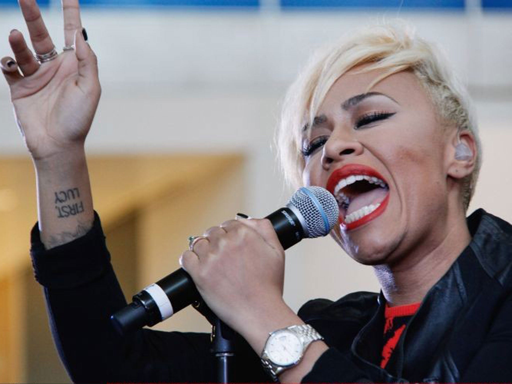 Emeli Sande's "Our Version of Events" became the debut album to spend more consecutive weeks in the top 10 than any other