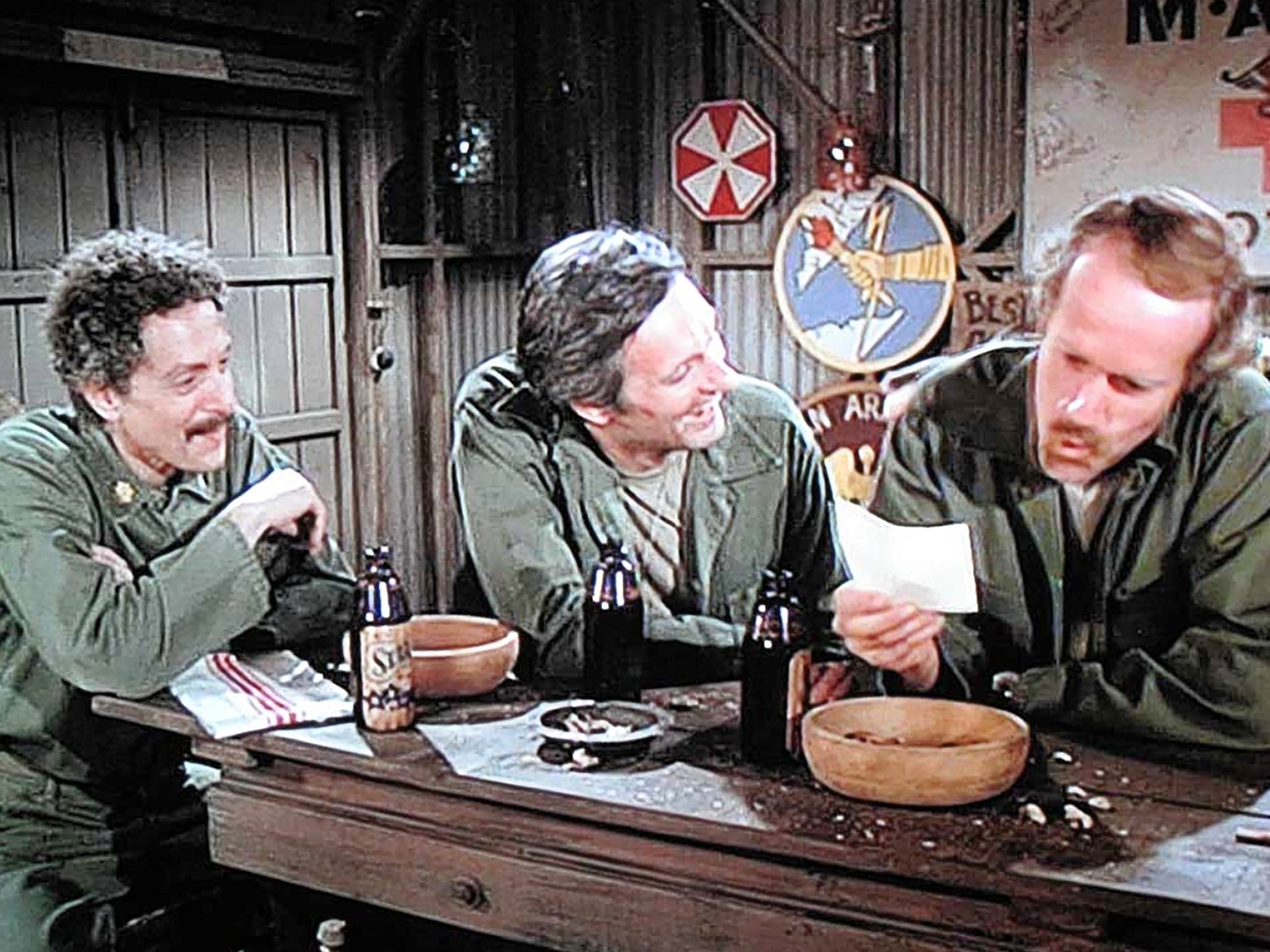 Arbus, left, with Alan Alda as Hawkeye and Mike Farrell as BJ Hunnicutt in an episode of 'M*A*S*H'