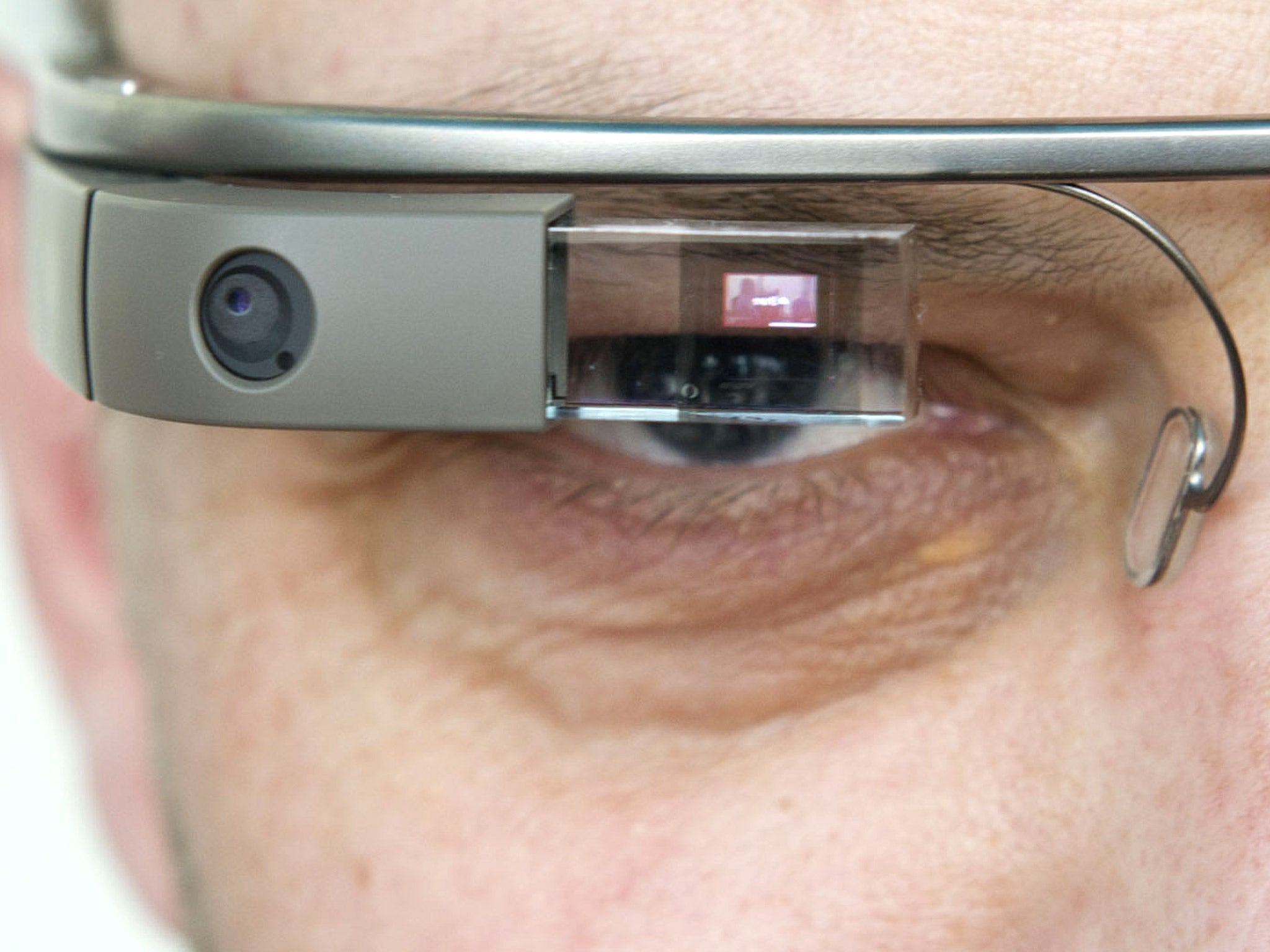 Google Glasses will make suggestions based on what you’re seeing