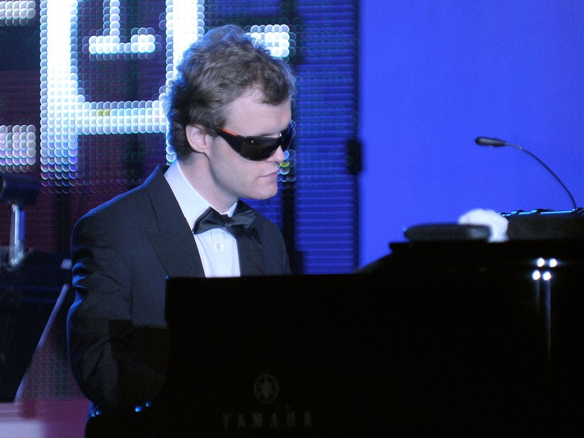 The blind pianist who led our reporter to a closed courtroom | The
