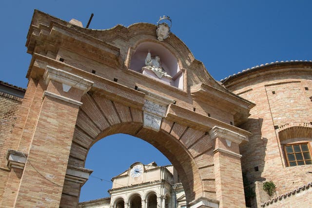 Gated community: Penne’s Porta San Francesco