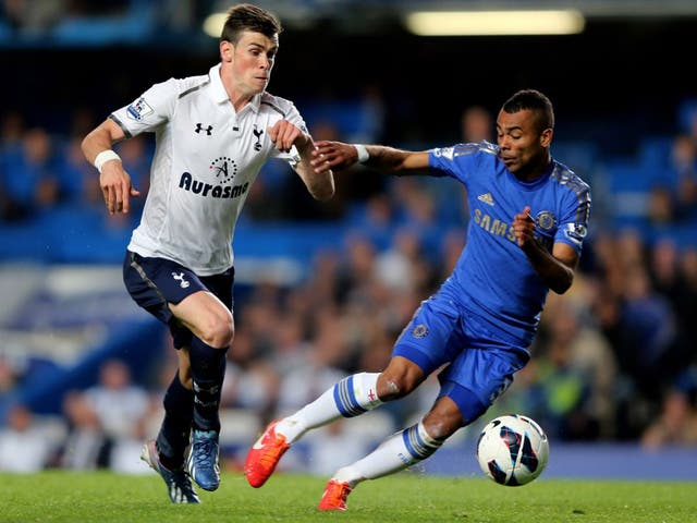 Gareth Bale battles with Ashley Cole