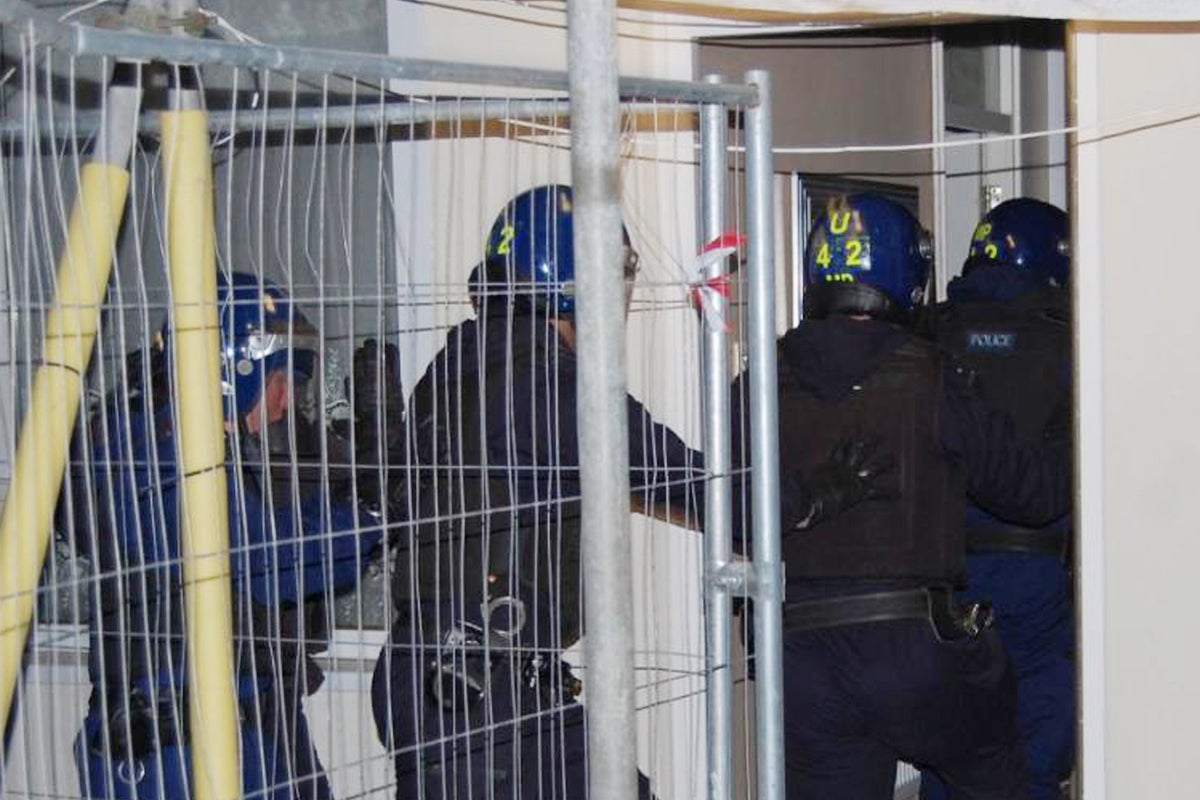 Metropolitan Police officers launch 'largest ever' set of synchronised ...