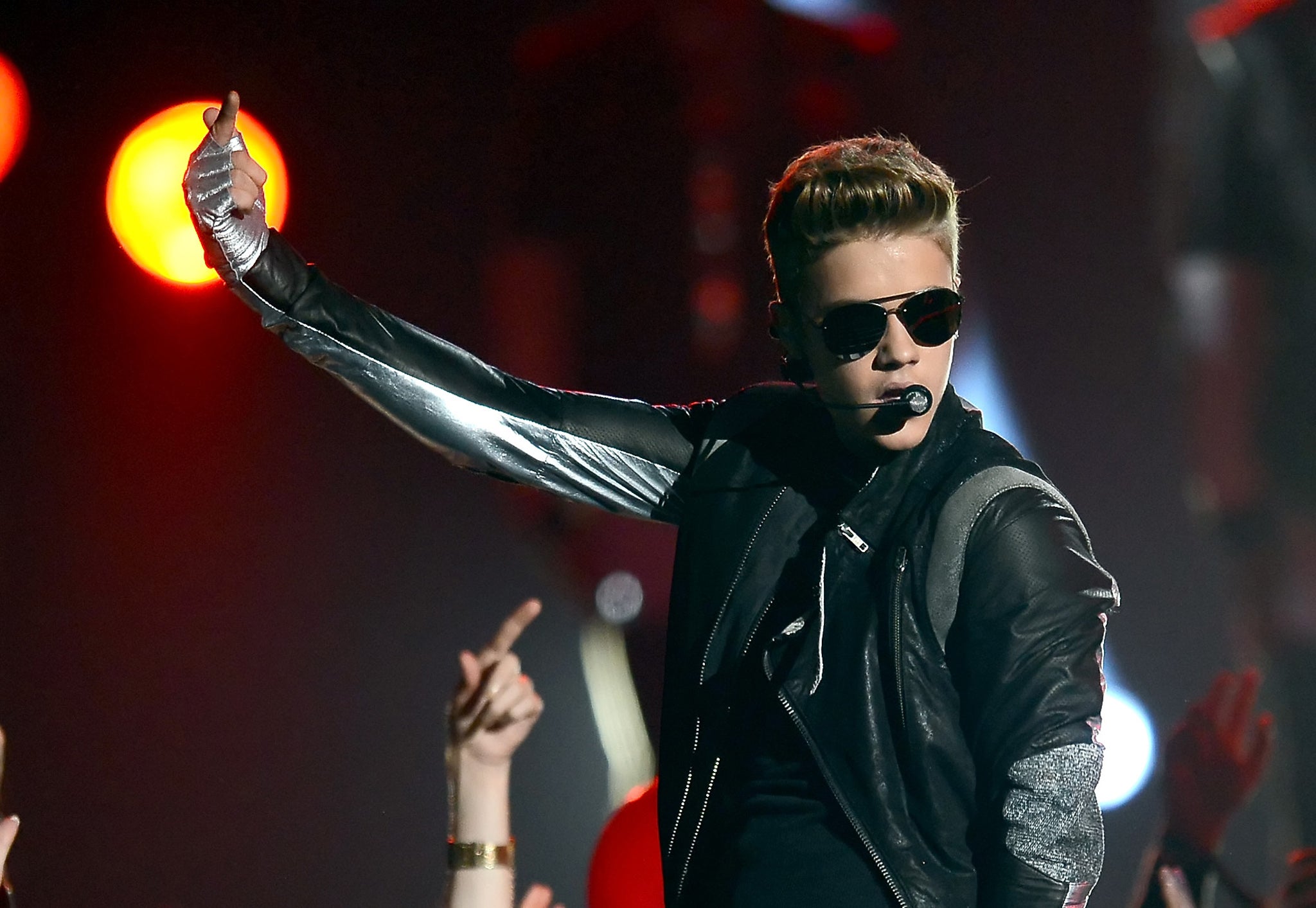 Justin Bieber performing at the Billboard Music Awards 2013