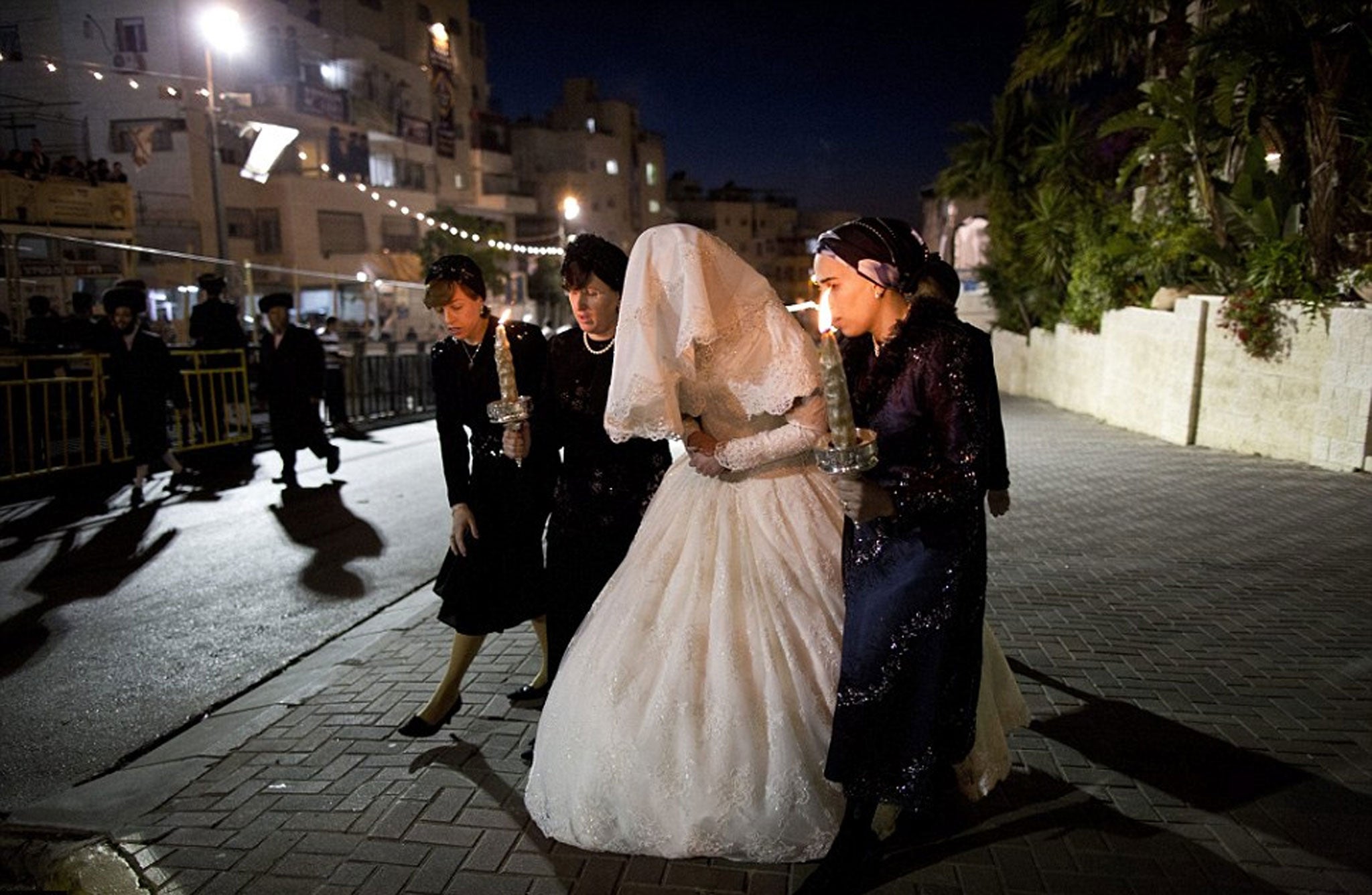 A huge wedding between two of the most important Ultra-Orthodox Jewish fami...