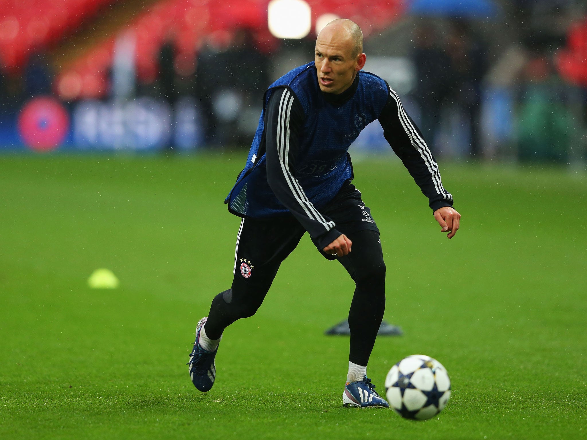 Arjen Robben trains at Wembley