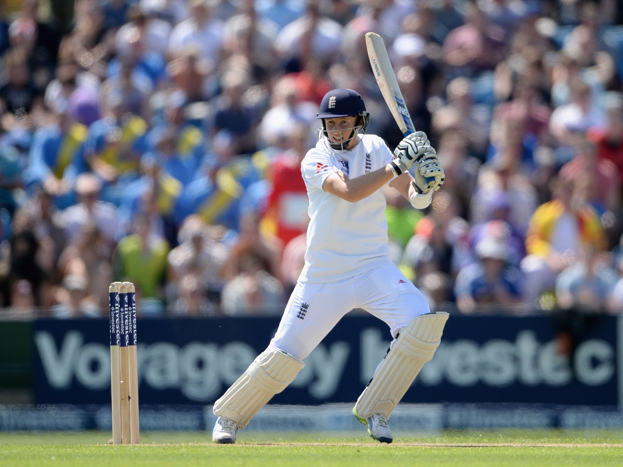 Joe Root on his way to a half century