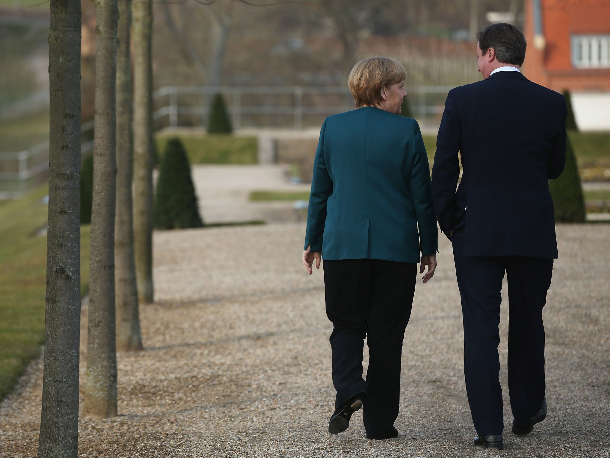 Angela Merkel and David Cameron promenade in Meseberg in April