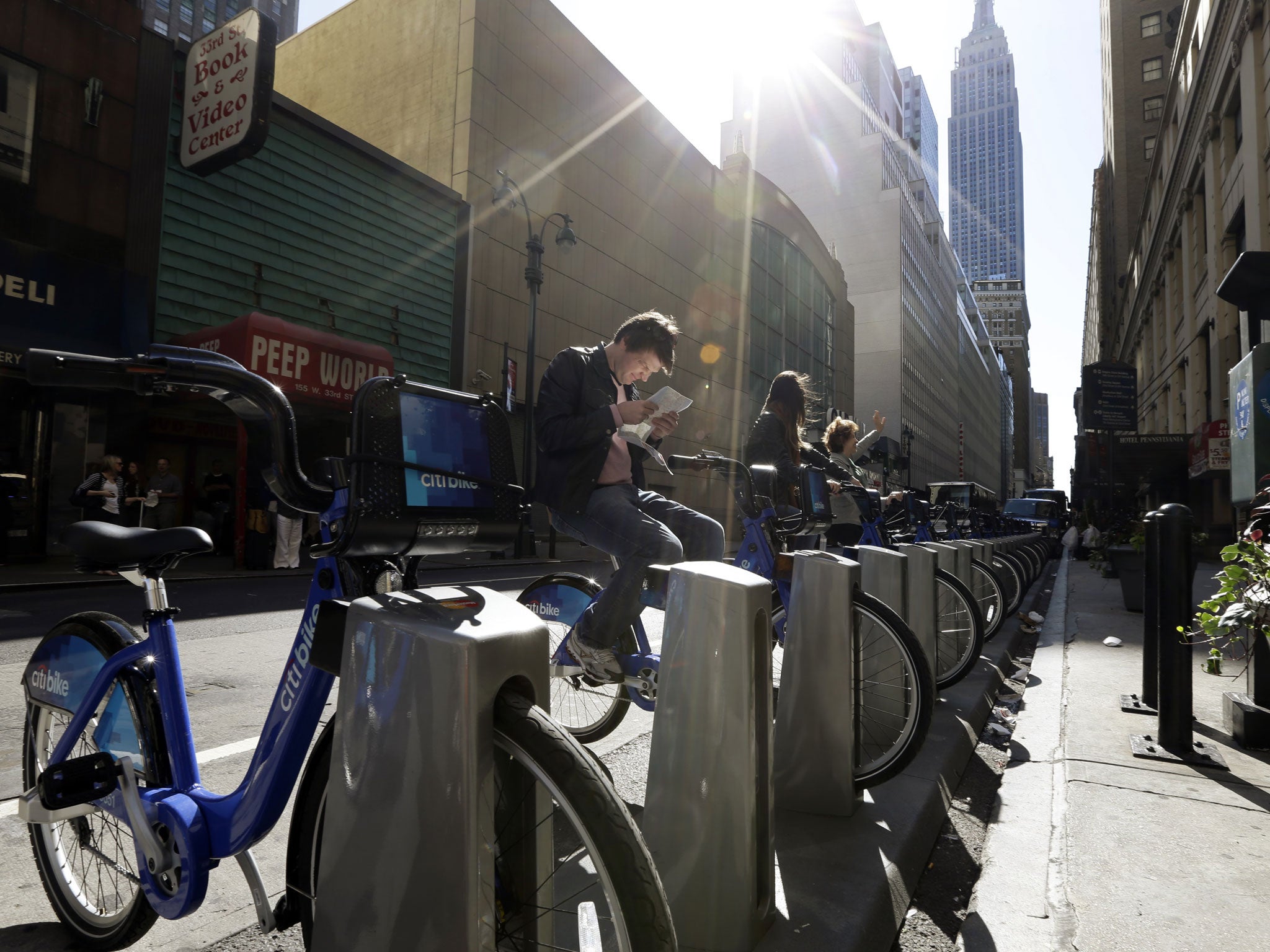 More than 9,000 New Yorkers have signed up to take part in the Citi Bike scheme