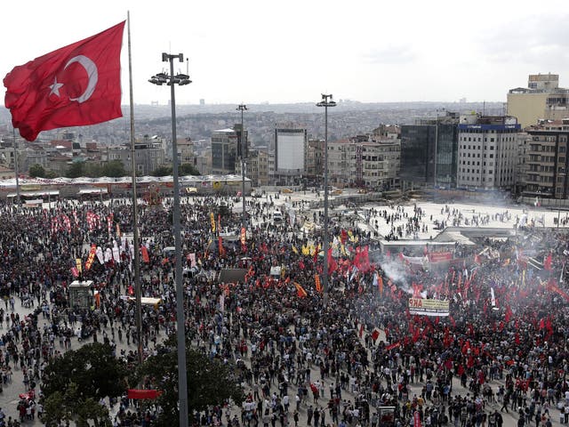 Thousands of protesters gathered in Istanbul 