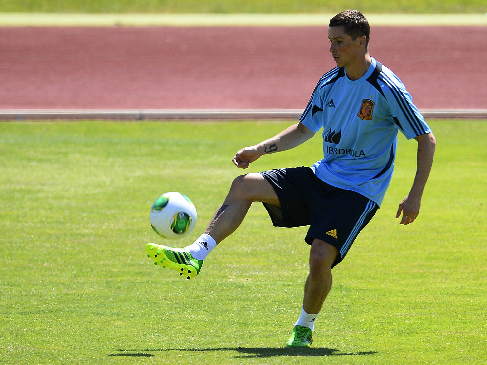 Fernando Torres trains with the Spain squad ahead of the Confederations Cup