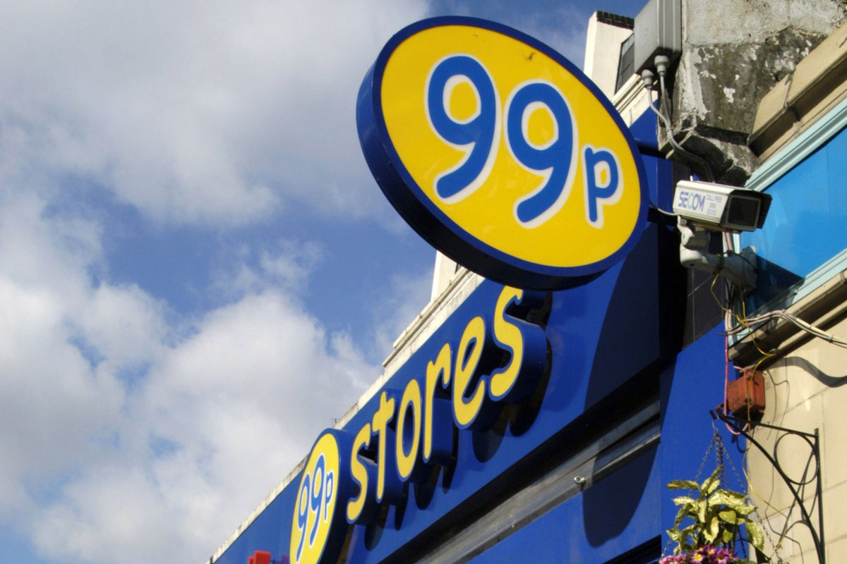 Bedlam in Wrexham: Police called to calm angry shoppers as sale at 99p ...