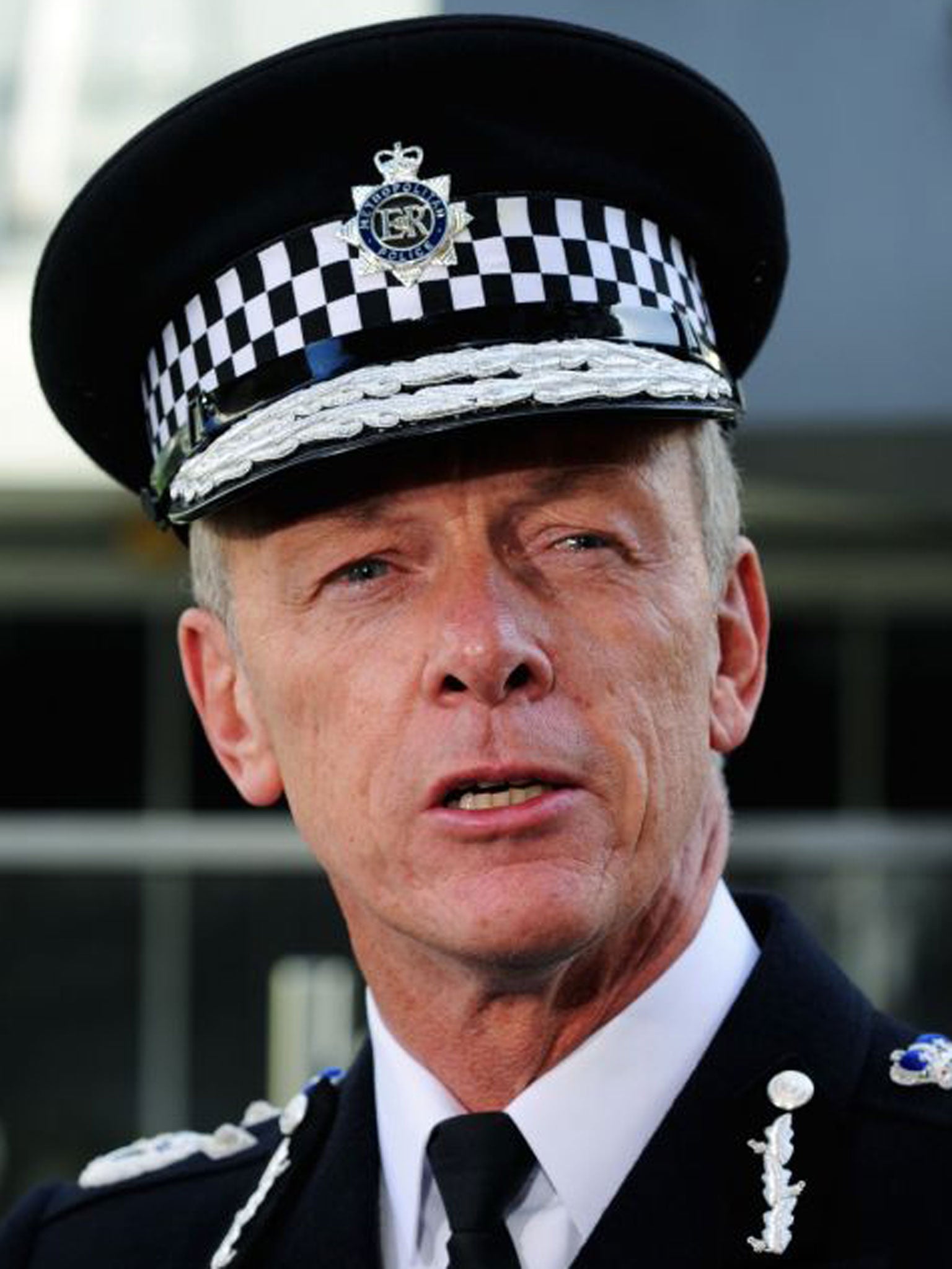 Sir Bernard Hogan-Howe has made an impassioned plea for unity after a fire in an Islamic boarding school in south-east London three days after a fire at a community centre in Muswell Hill, north London