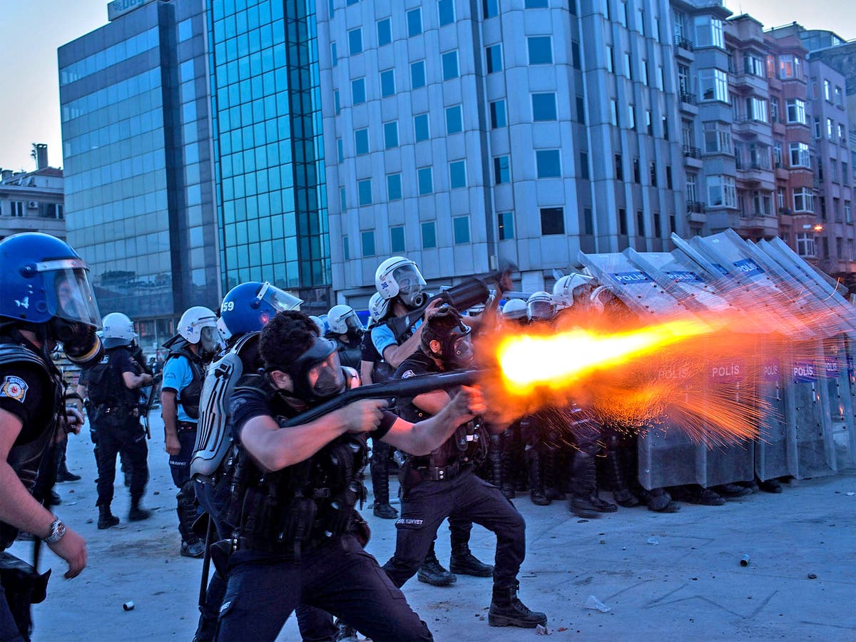 Беспорядки в турции. ОМОН Турции. Протесты в Турции.