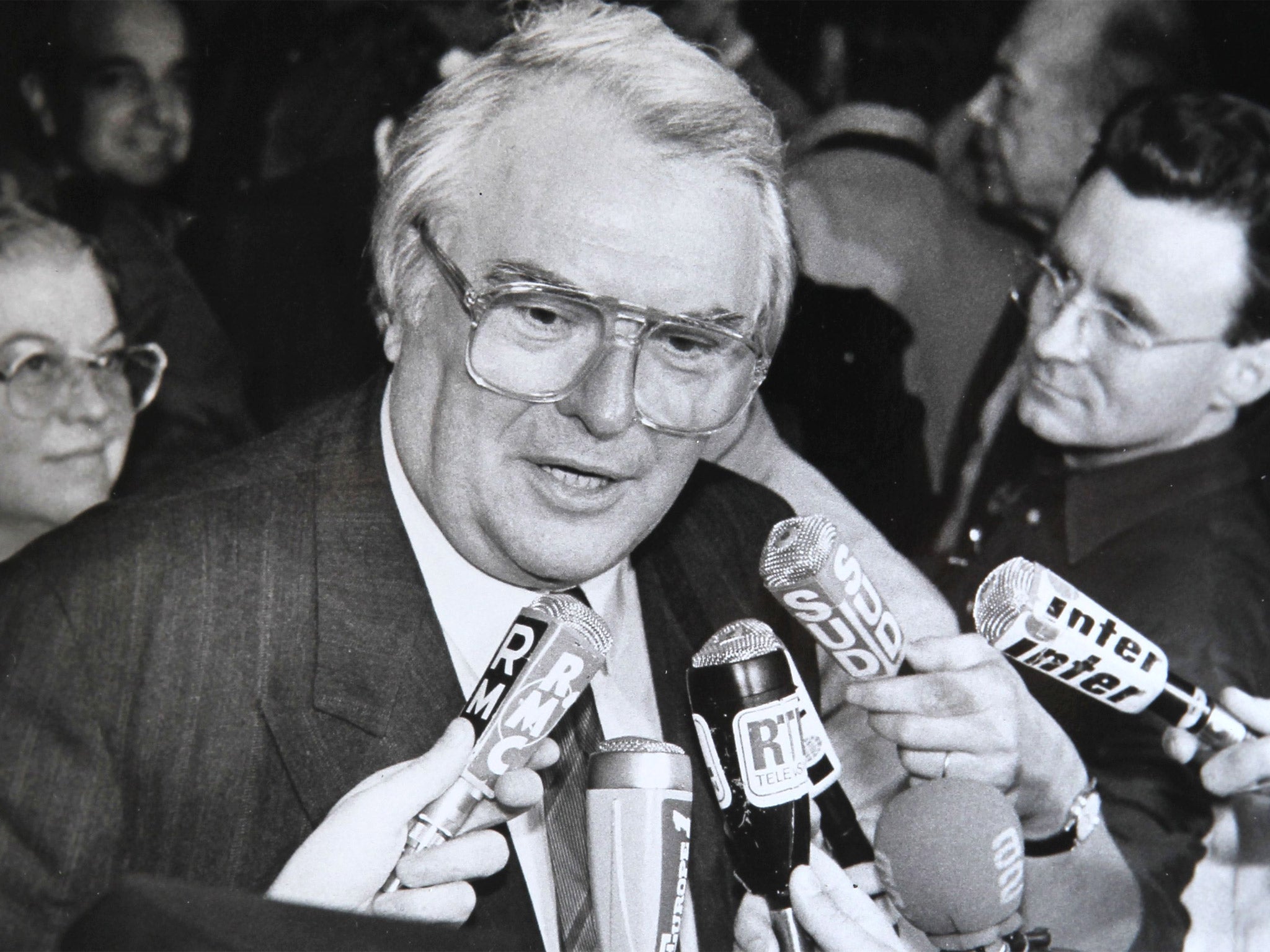 Mauroy in 1989; after being ousted as PM, he continued his career as mayor of Lille