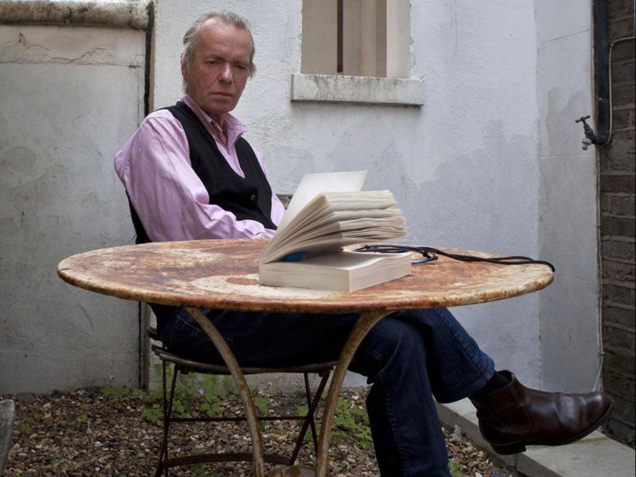 Martin Amis in London. The novelist has said an American-style pursuit of wealth has finally defeated the British obsession with social class