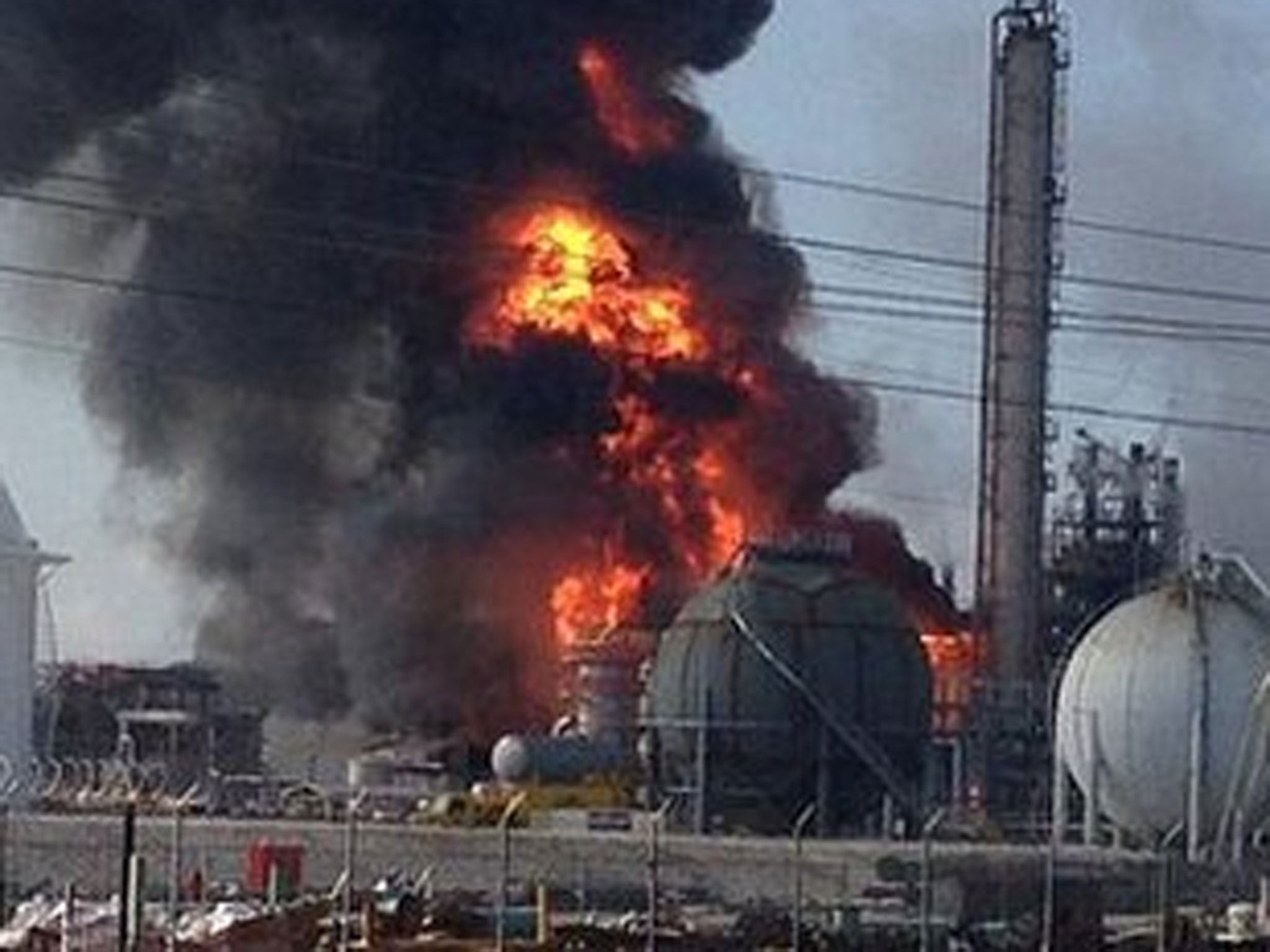 A large explosion and fire tore through a chemical plant in the US state of Louisiana today reportedly leaving at least 30 injured