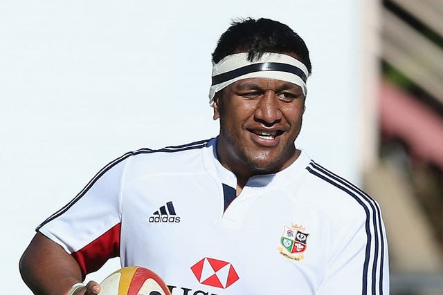 Mako Vunipola takes part in a training session in Sydney