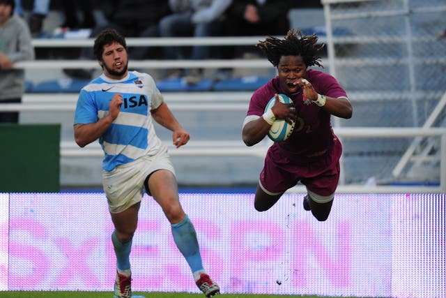 Marland Yarde scores a try for England against Argentina