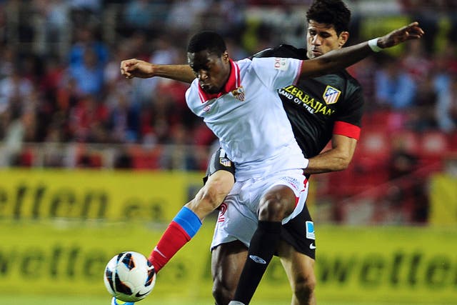 Chelsea want to buy midfielder Geoffrey Kondogbia from Sevilla