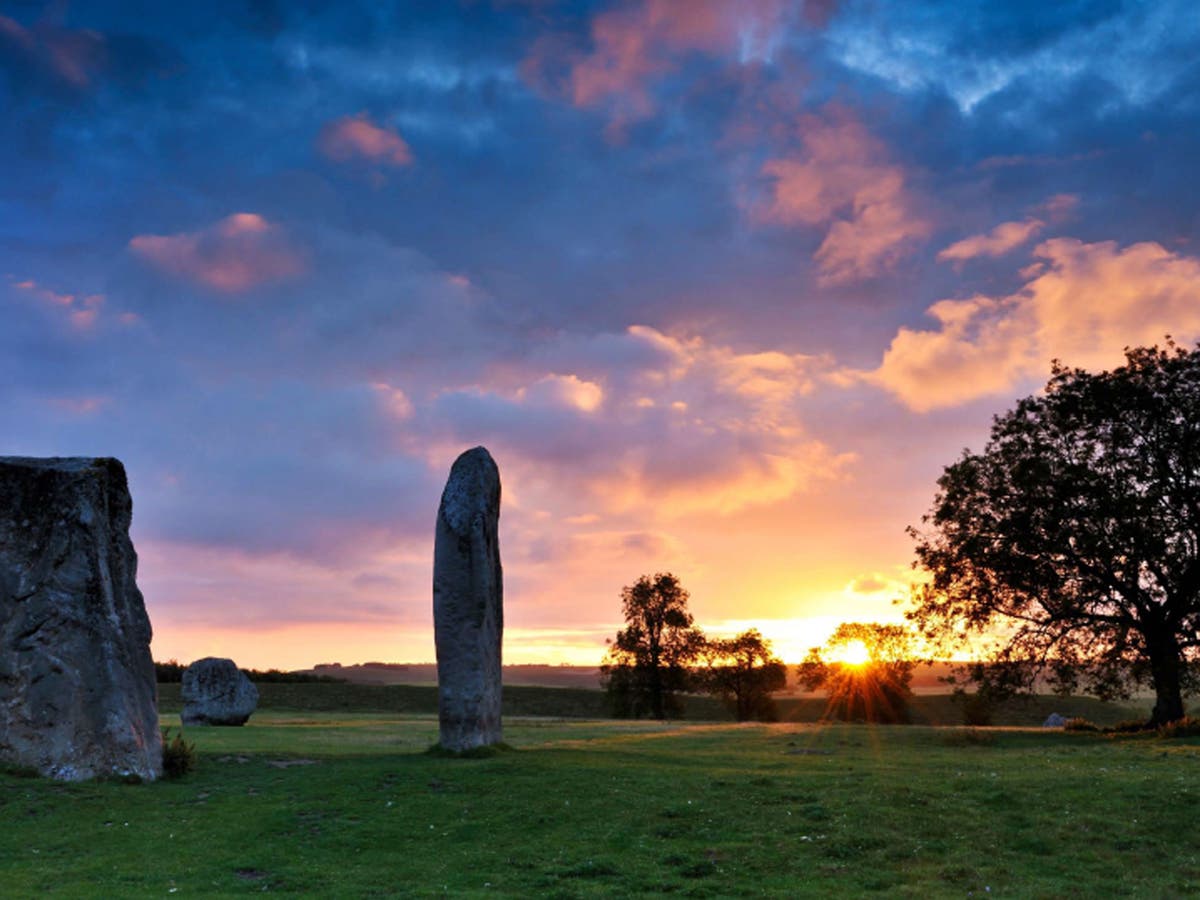 Lord of the rings at Avebury on the longest day of the year | The ...