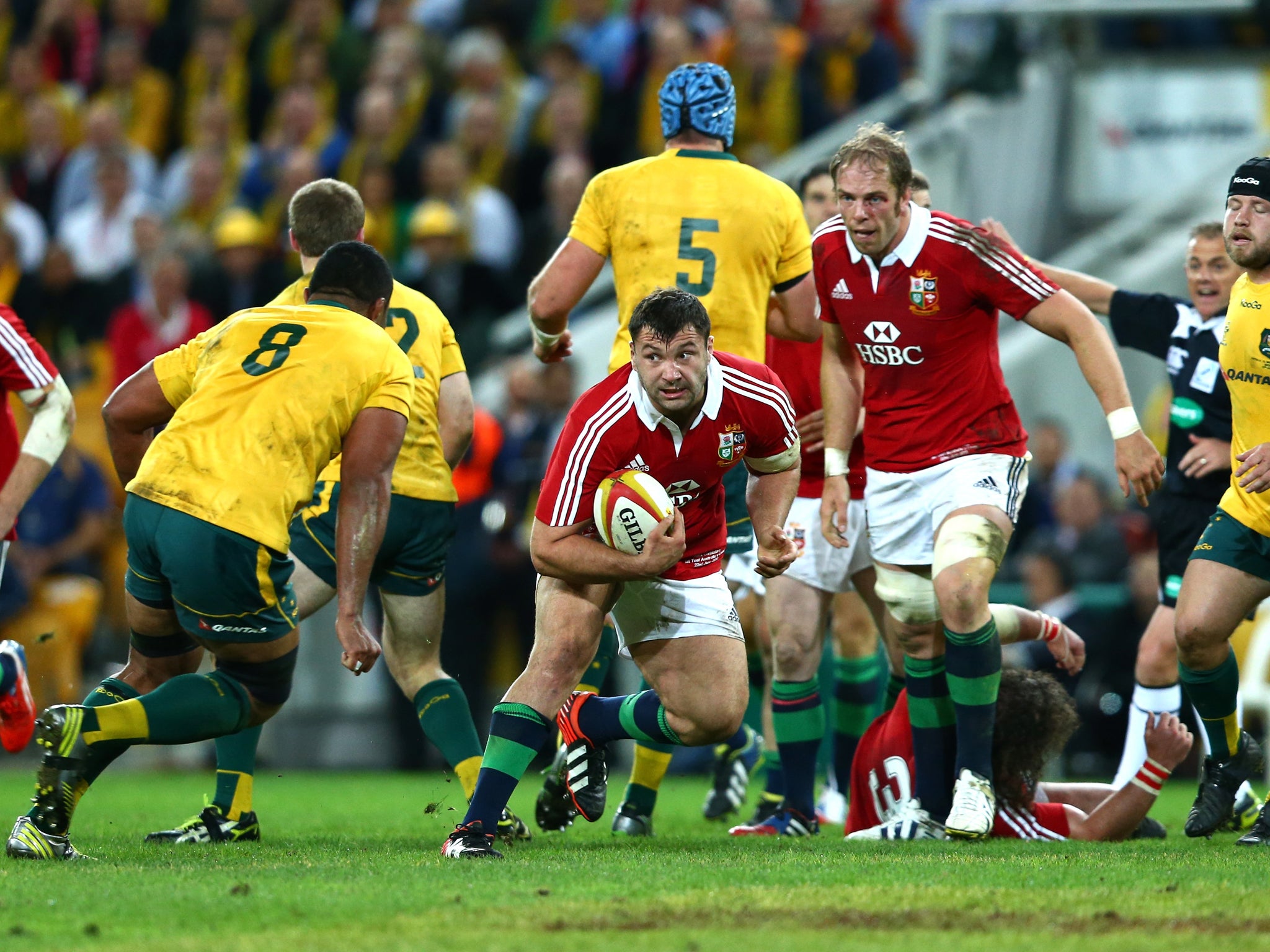 Alex Corbisiero: Was busy around the pitch but missed a key tackle for one of their tries. Scrum was more solid with him on board but a calf problem hampered him late on; 6