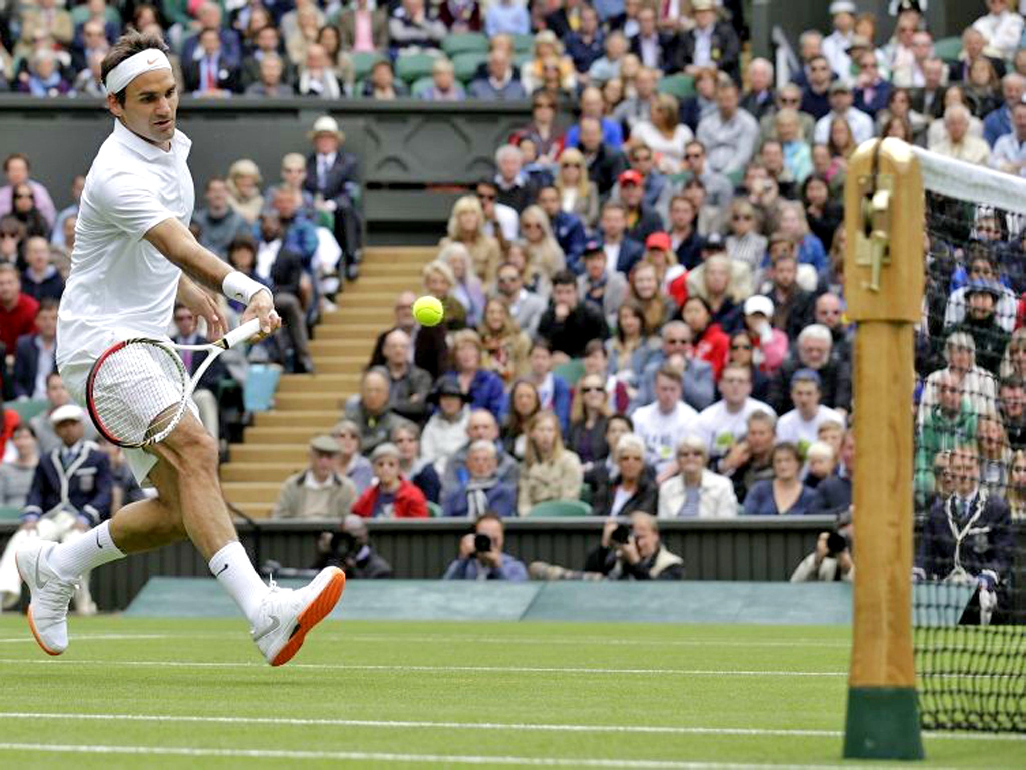 Wimbledon 2013: Defending champion Roger Federer begins quest for eighth  title in style | The Independent | The Independent