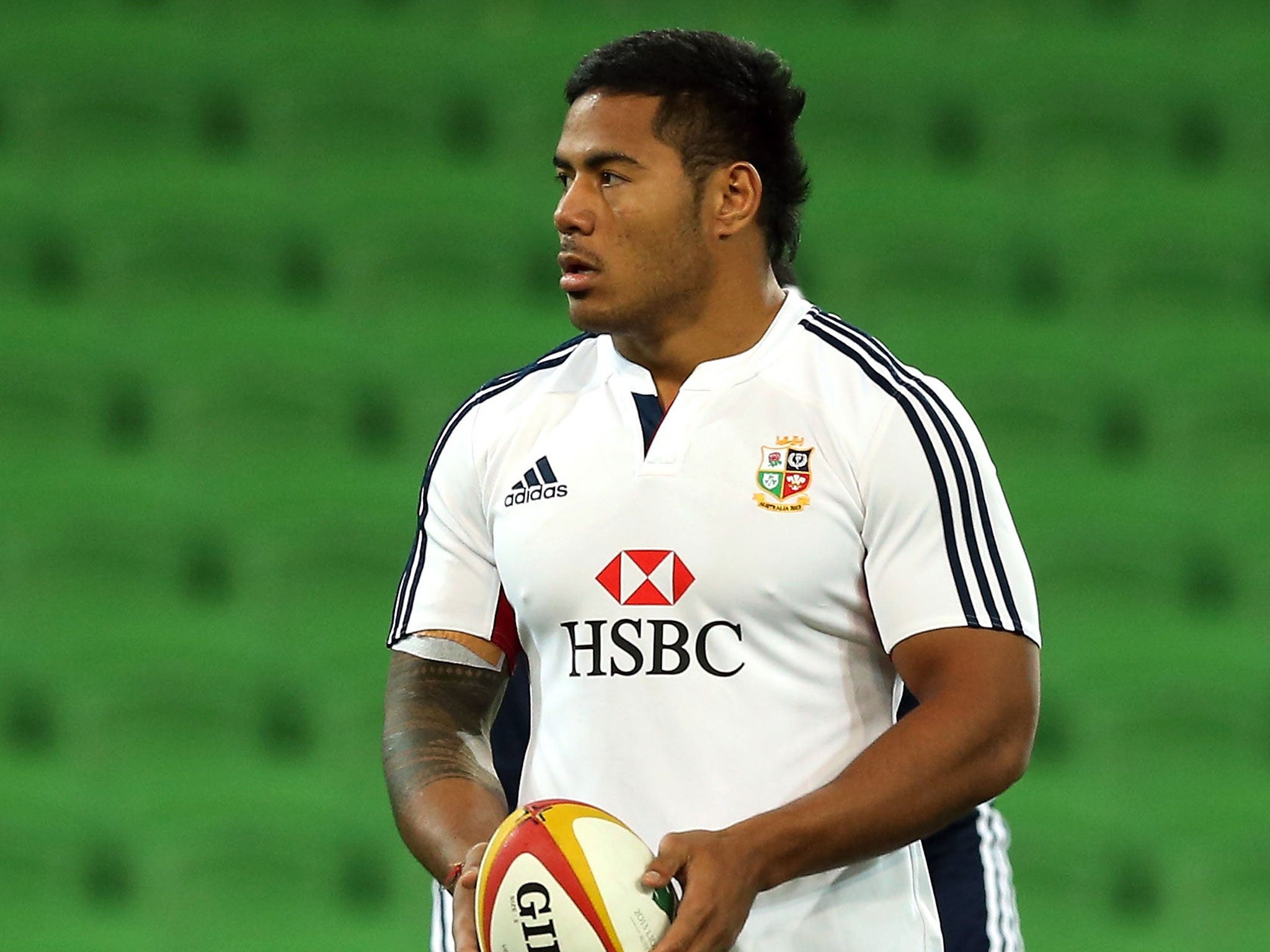 Manu Tuilagi trains yesterday ahead of the match in Melbourne