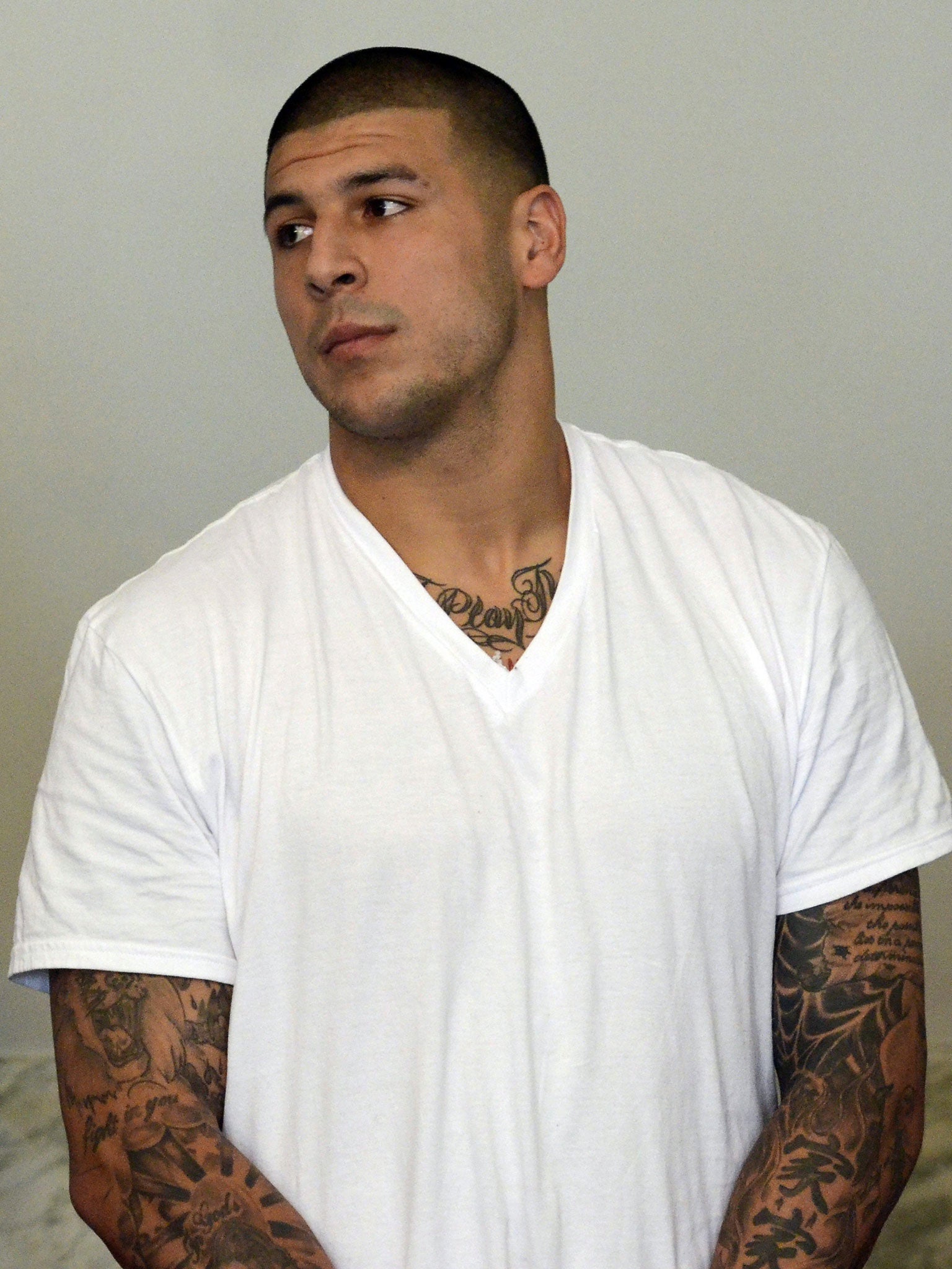 In final hours, NFL star Aaron Hernandez thought of family, not football