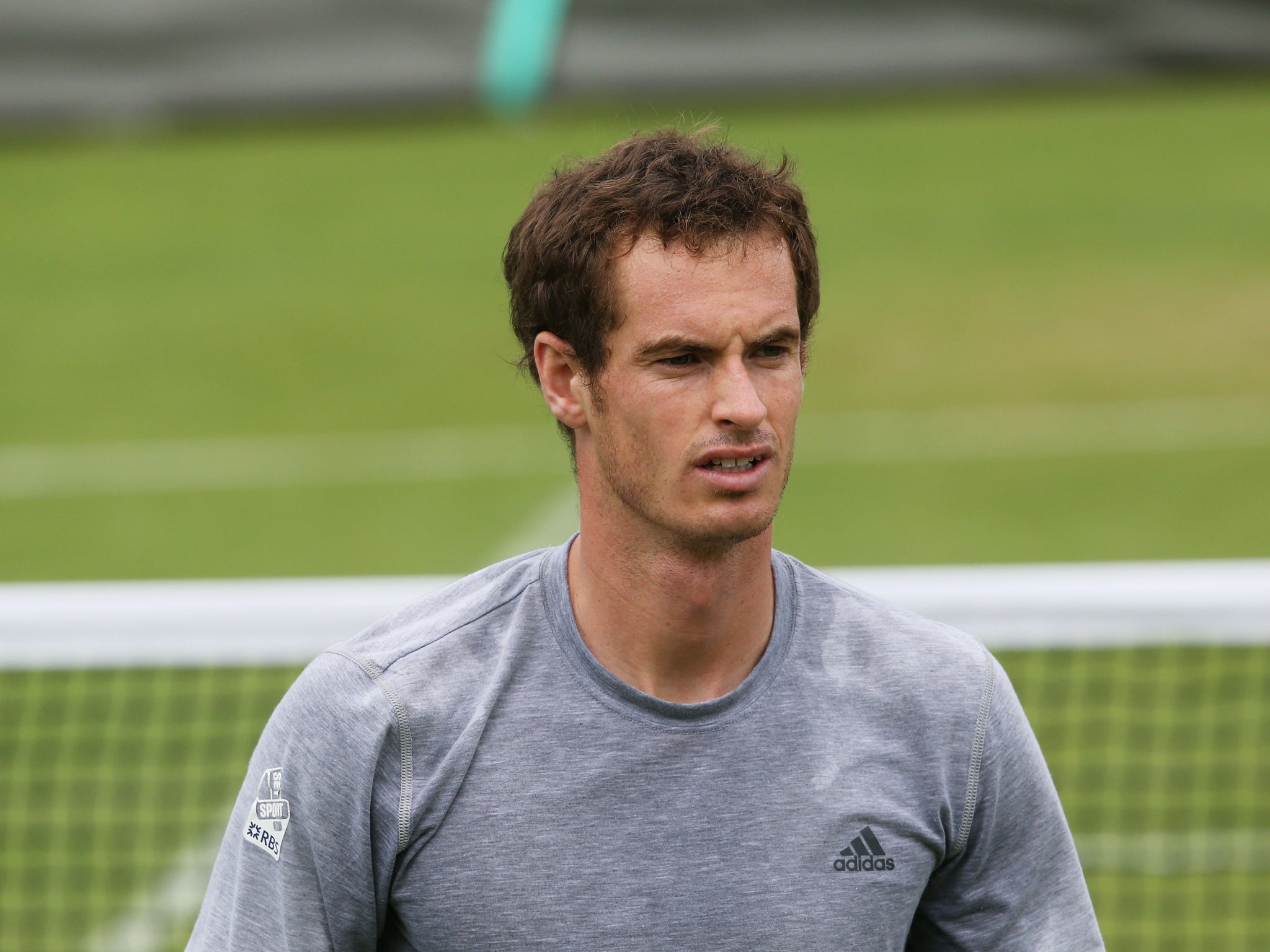 Andy Murray practicing on his day-off ahead of his third round match with Tommy Robredo
