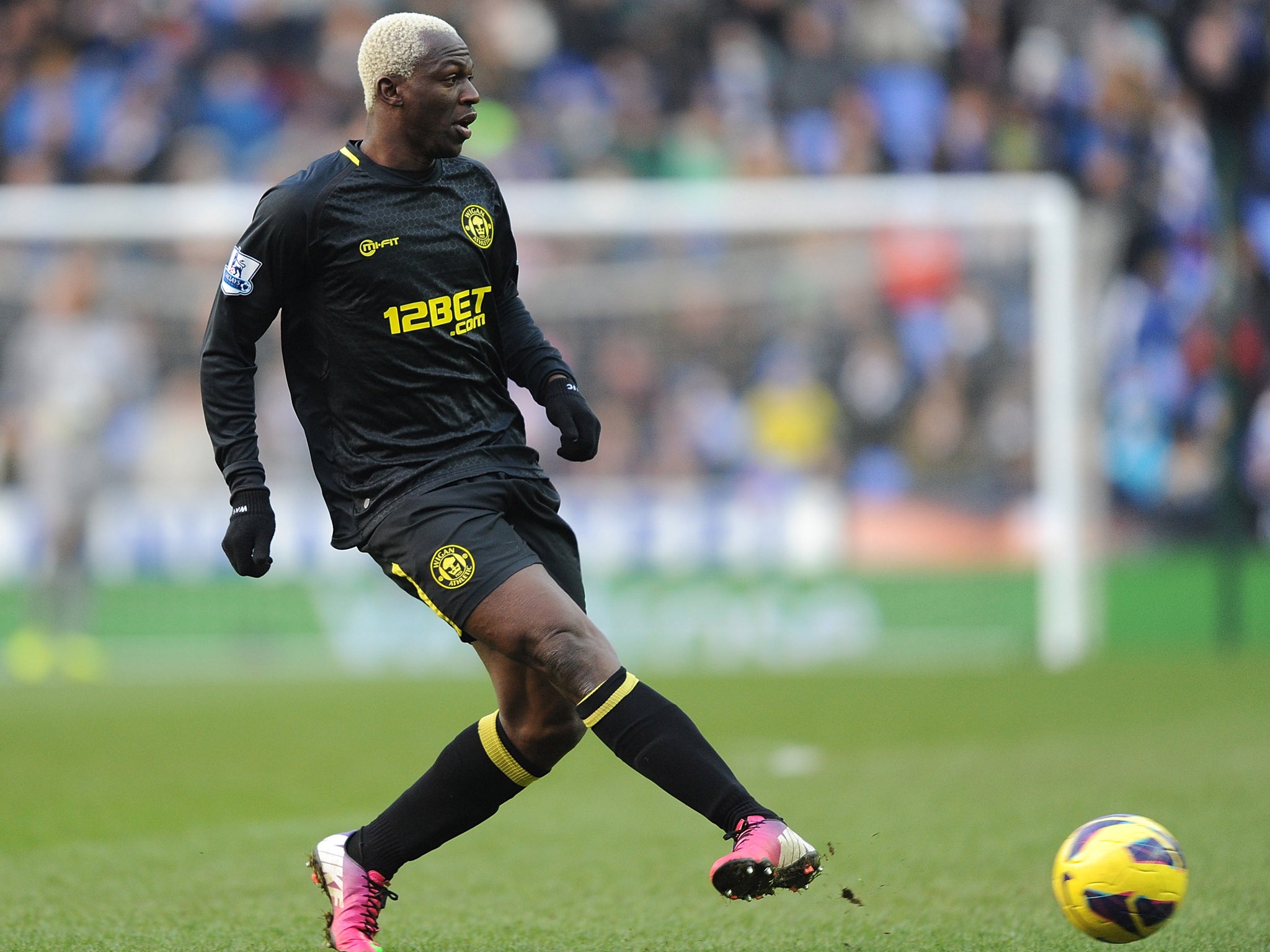Arouna Kone looks set to join up with his former coach Roberto Martinez at Everton