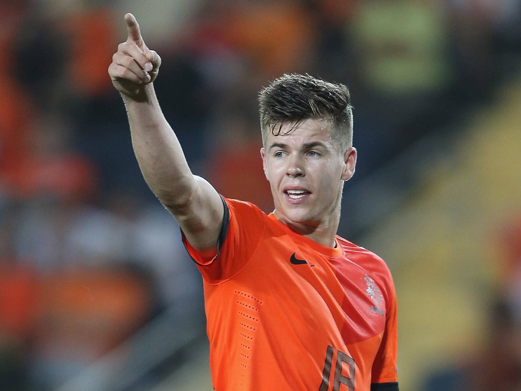 Chelsea complete deal for Netherlands midfielder Marco van Ginkel