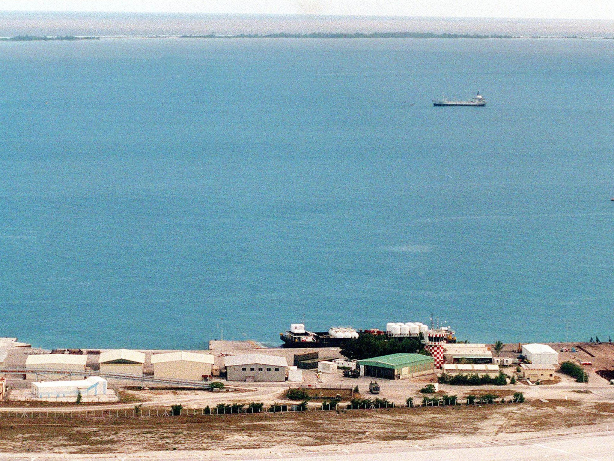 Aerial view taken 29 August 1995 of the Mururoa Atoll in the South Pacific