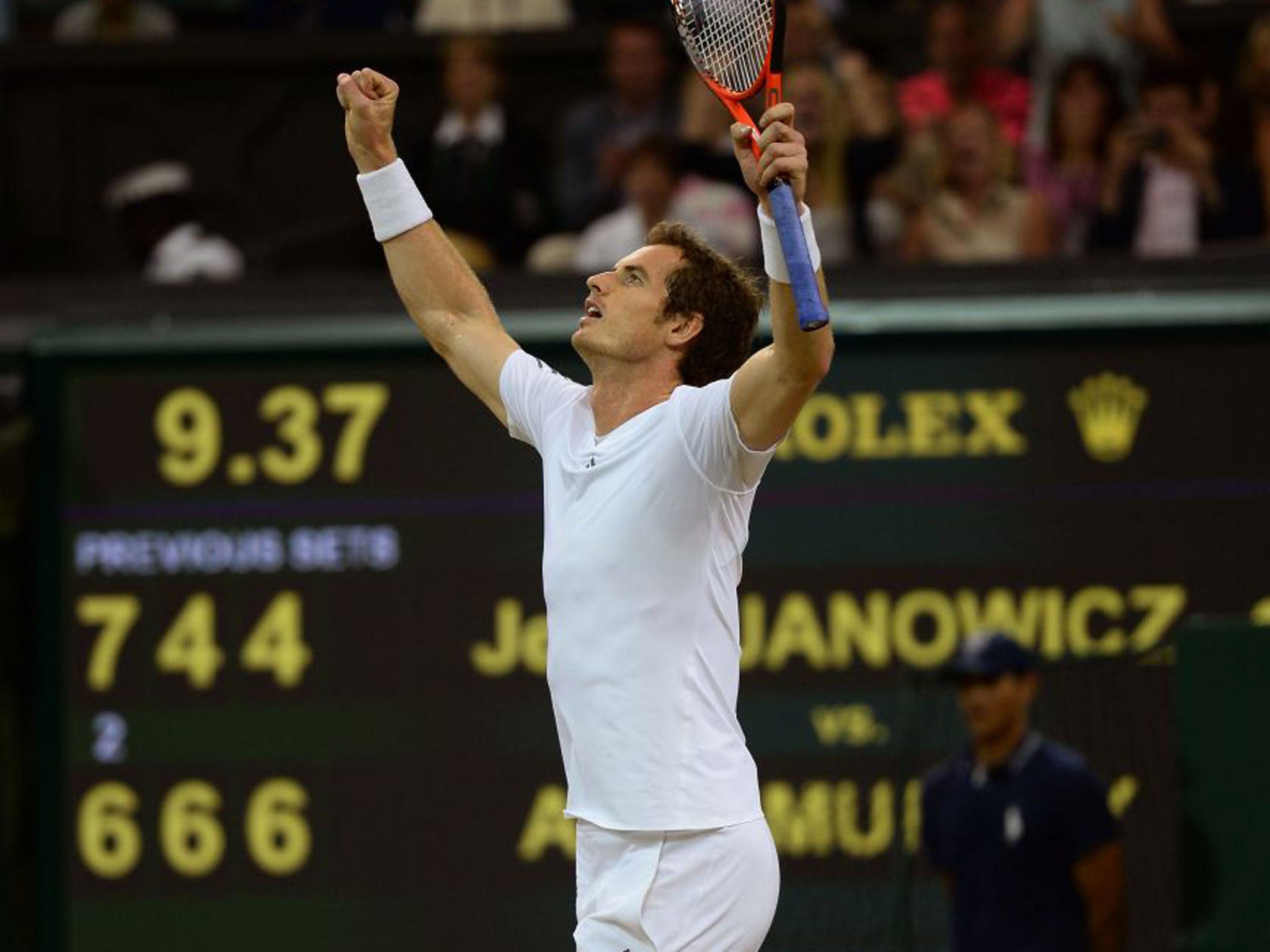 Andy Murray celebrates his victory over Jerzt Janowicz