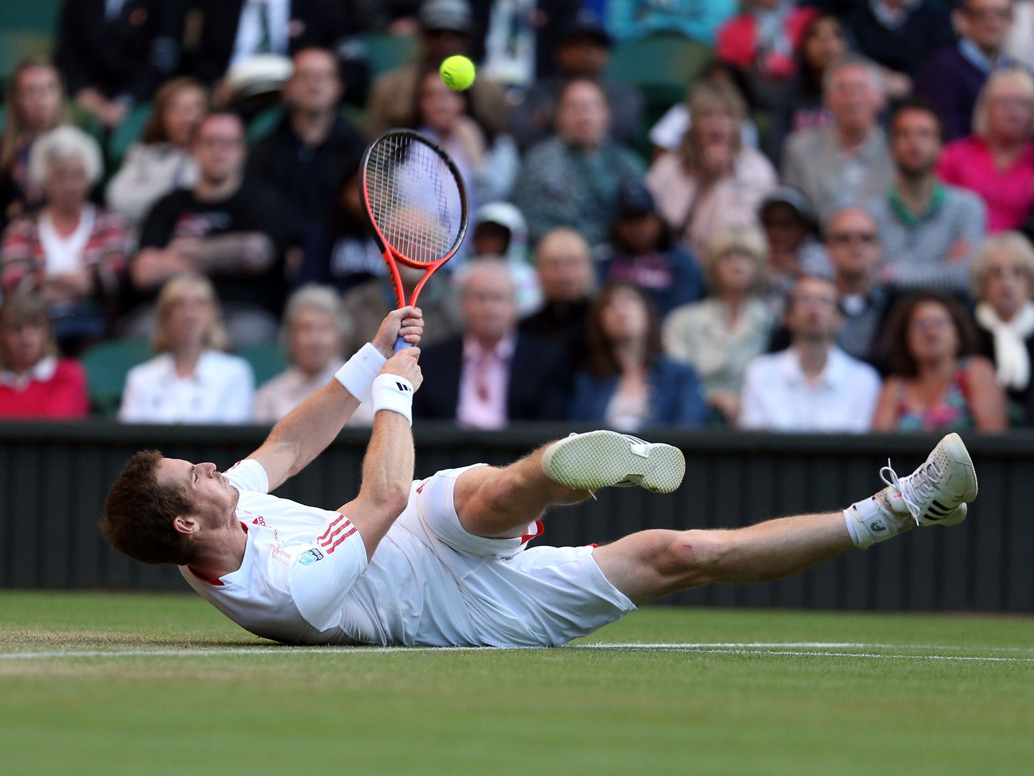 Andy Murray beats Novak Djokovic to win Wimbledon.