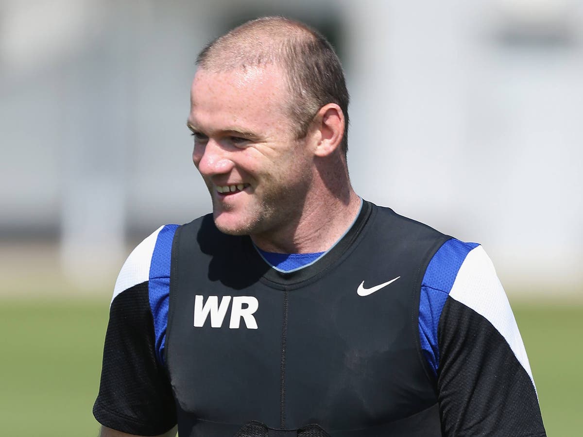 Wayne Rooney stands up against UK telling players to take pay cuts 