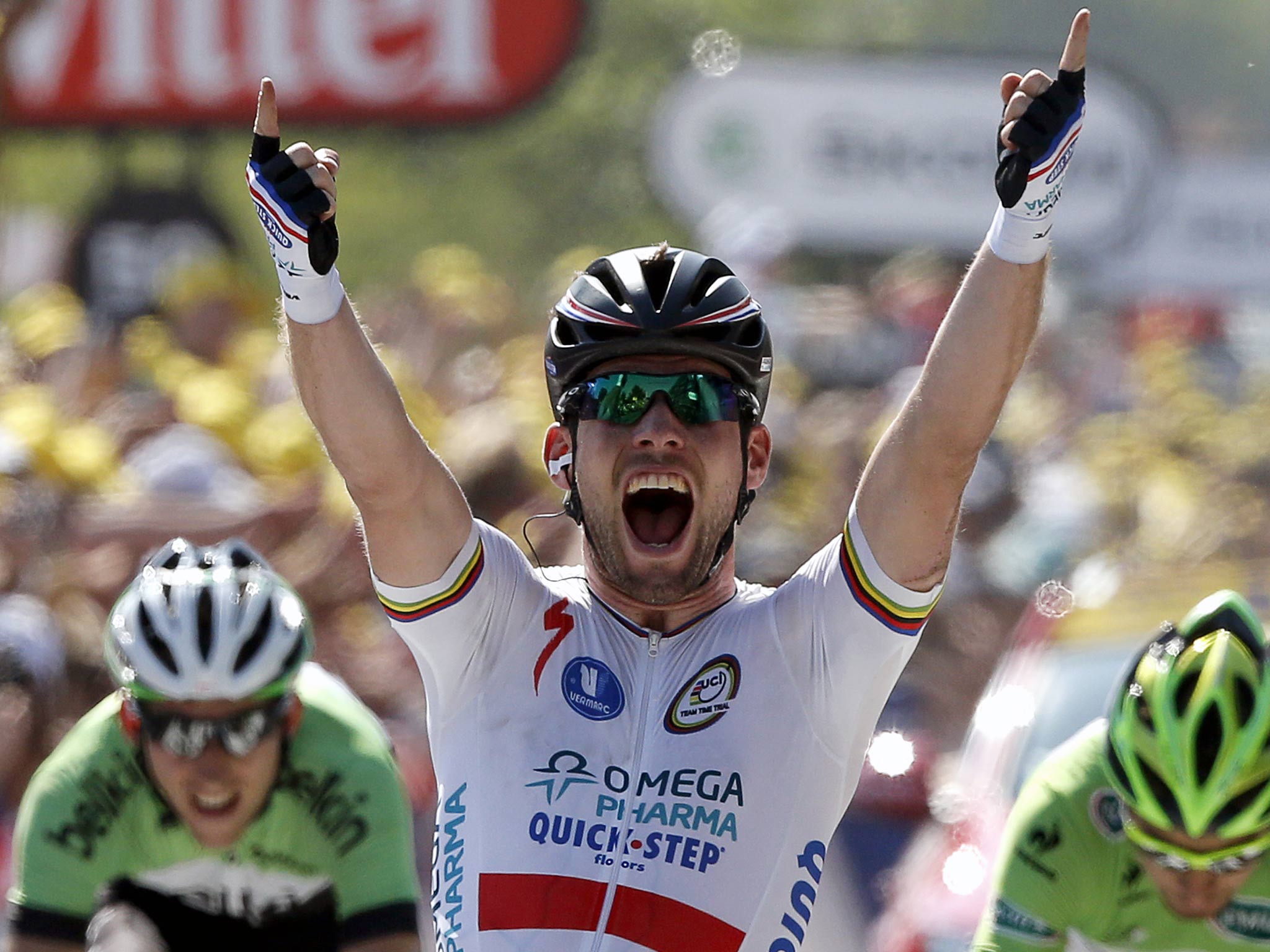 Mark Cavendish wins stage 13 of the Tour