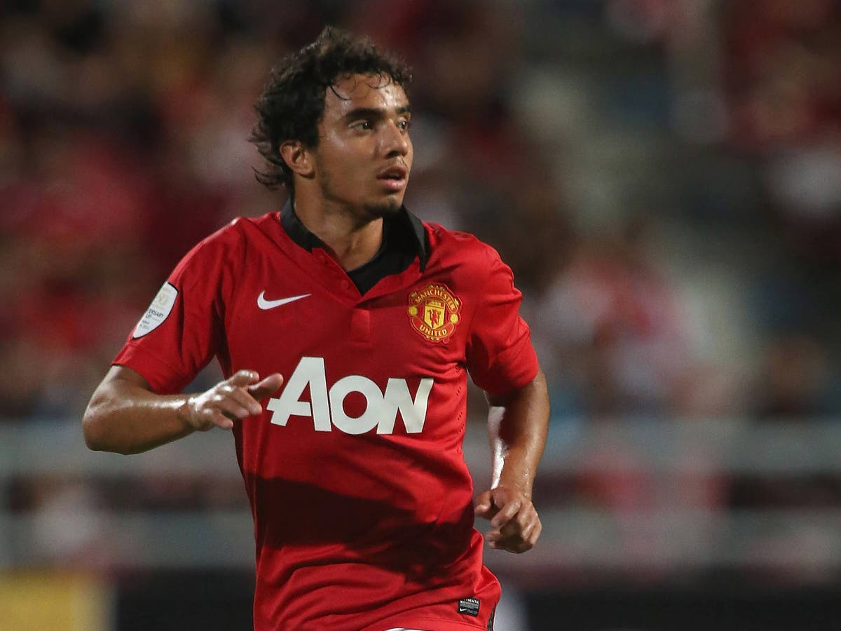 Manchester United defender Rafael desperate for chance to play for ...