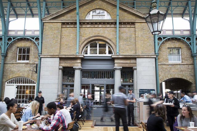 With its subfusc grey frontage and terraced al fresco seating, Shake Shack blends right in to its environment in Covent Garden and has marketed itself as the foodie's choice