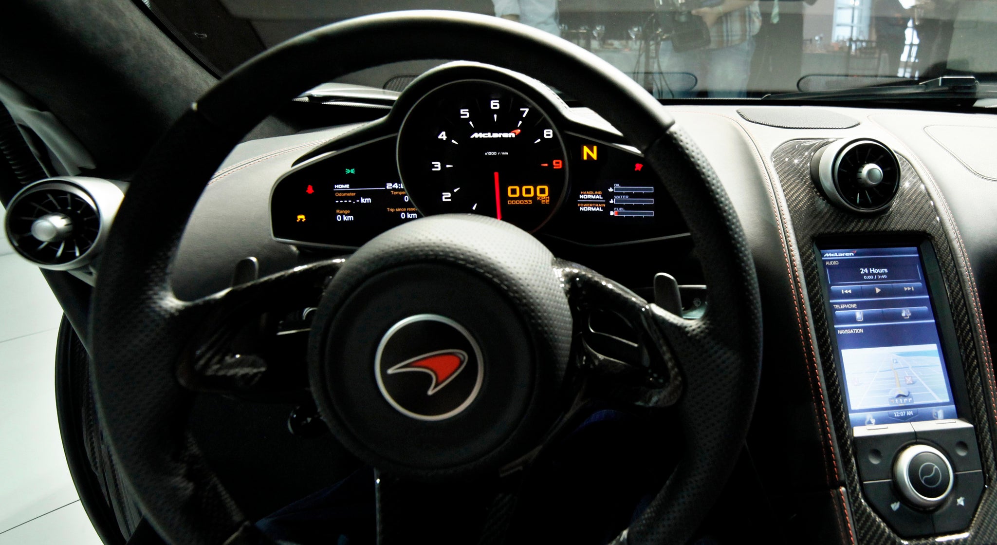  view of the interior of the McLaren MP4-12C high-performance sports car in New York September 16, 2010.  REUTERS/Eduardo Munoz 