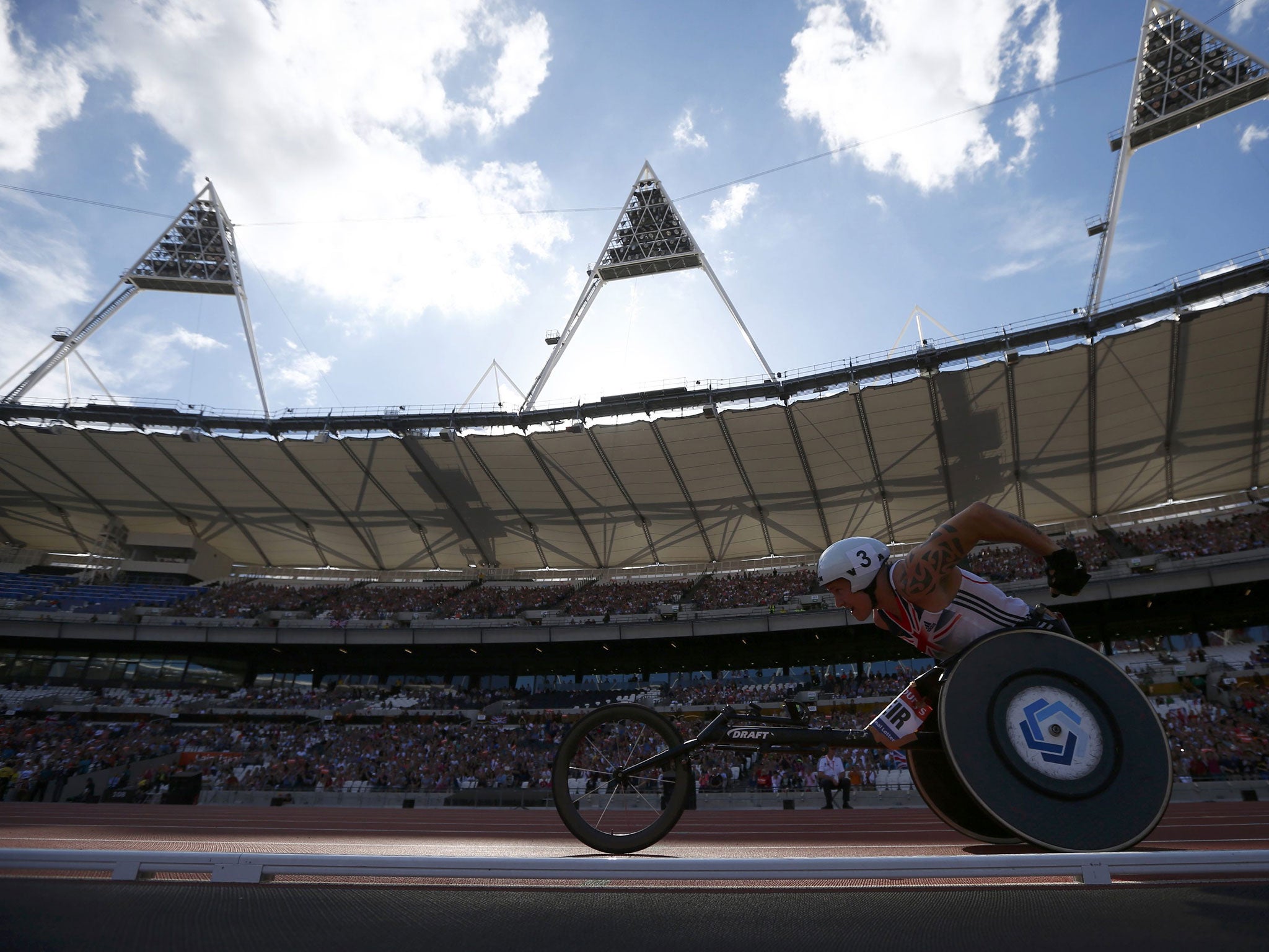 David Weir on his way to victory in the men’s T54 mile during the Anniversary Games