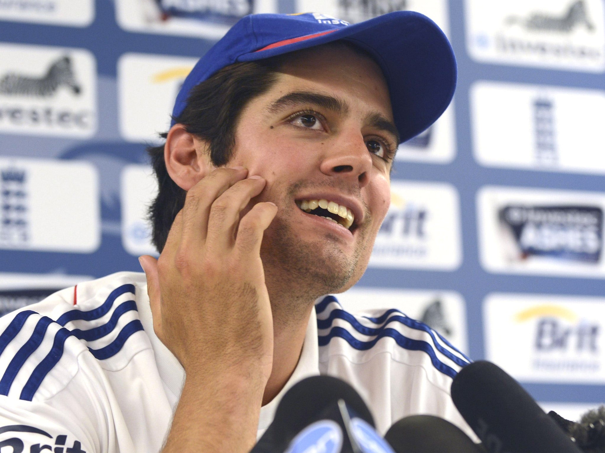Alastair Cook says the England players will take things 'one hour at a time'