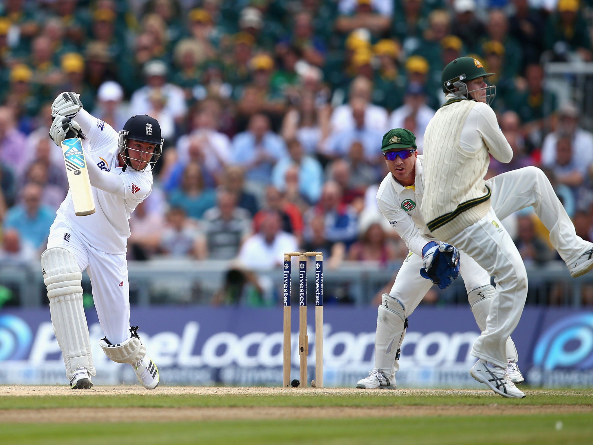 <b>Top Performers</b><br/><br/>
England:<br/>
<b>Stuart Broad</b> <i>(pictured)</i> came in to bat with England still needing 34 to avoid the follow on and with only three wickets remaining. He batted watchfully at first and then began to play his shots, taking his side to safety and making a valuable 32. He was aided by <b>Matt Prior</b> who also chipped in to see England past the follow on and frustrate Australia.