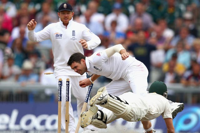 England bowler James Anderson runs out Australia’s Steve Smith