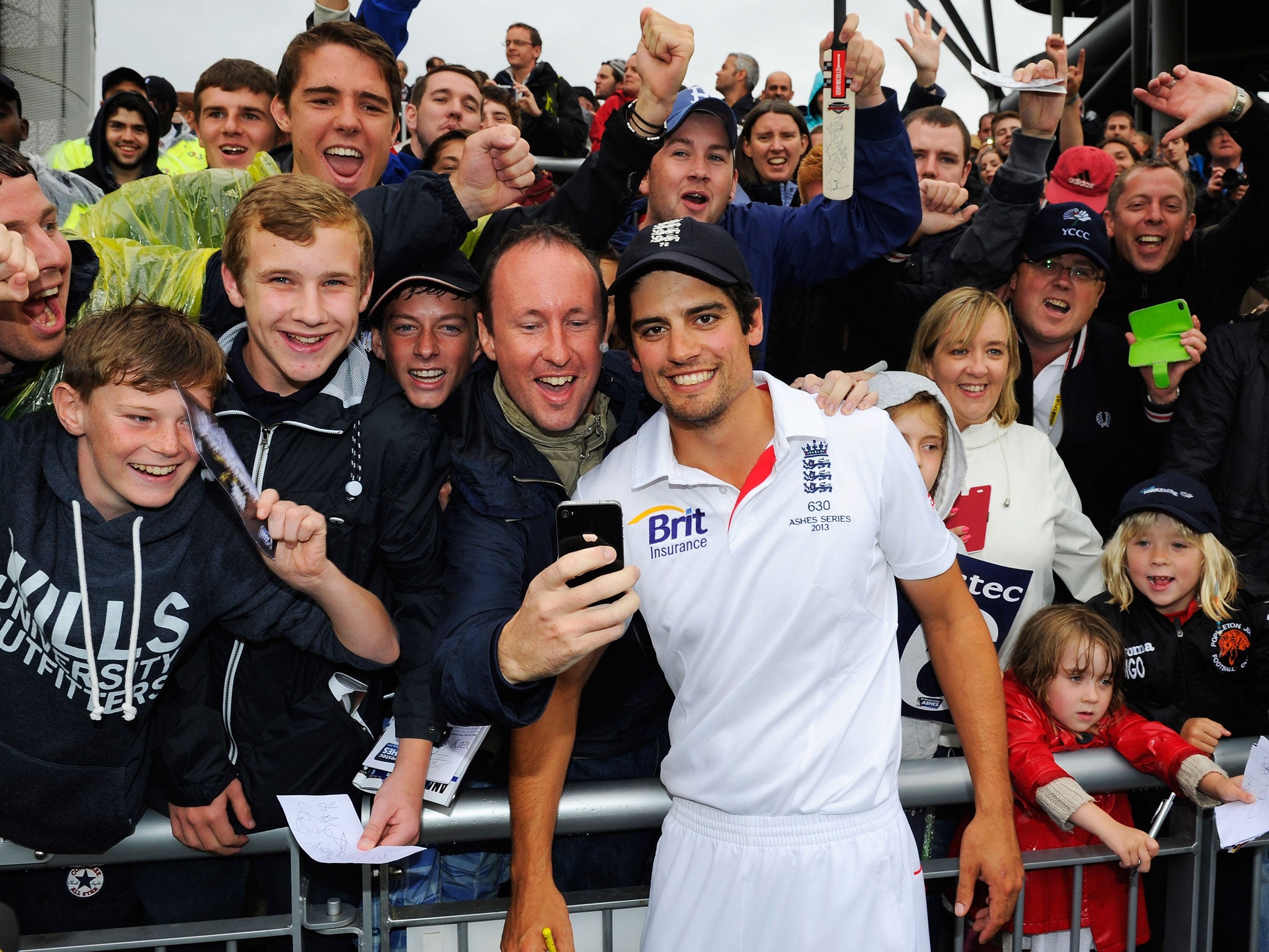 <b>Alastair Cook – 6</b><br/>
Still yet to find anything like his best form with the bat, Cook nevertheless was England’s second highest scorer in the first innings and it is surely only a matter of time before he chips in with a really big knock. Manages to avoid being docked points for his ludicrous second innings review by virtue of captaining England to their retention of the Ashes.