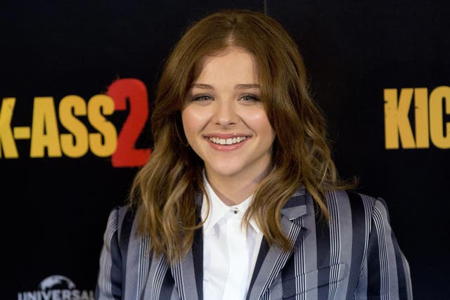  Defending her initial comments over the “internet-breaking” selfie, the 19-year-old American actress claimed the remarks had been misinterpreted