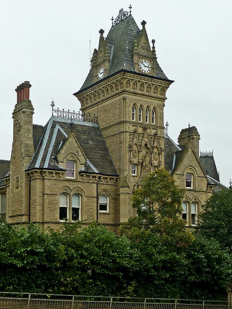 Kirklees College main building