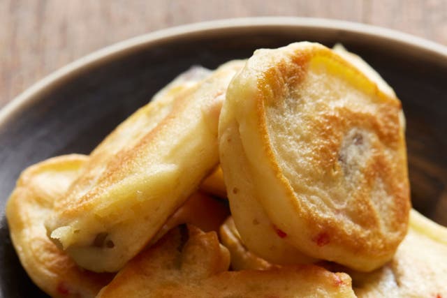Olive drop scones make delicious snacks or can be used as the basis for a light bite, by topping them off with a soft goats' cheese or ricotta